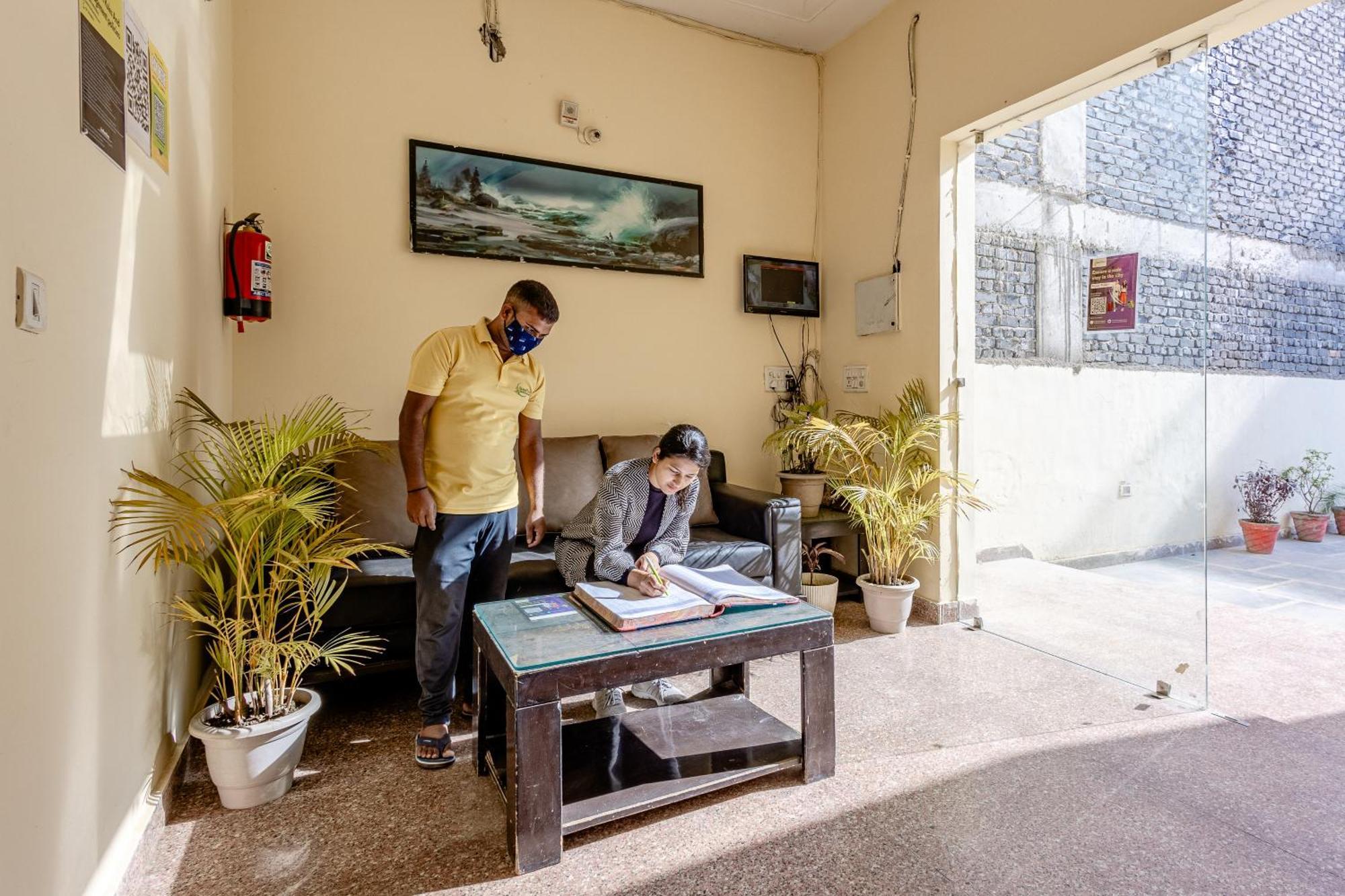 Lime Tree Studio Near Fortis Гургаон Екстериор снимка